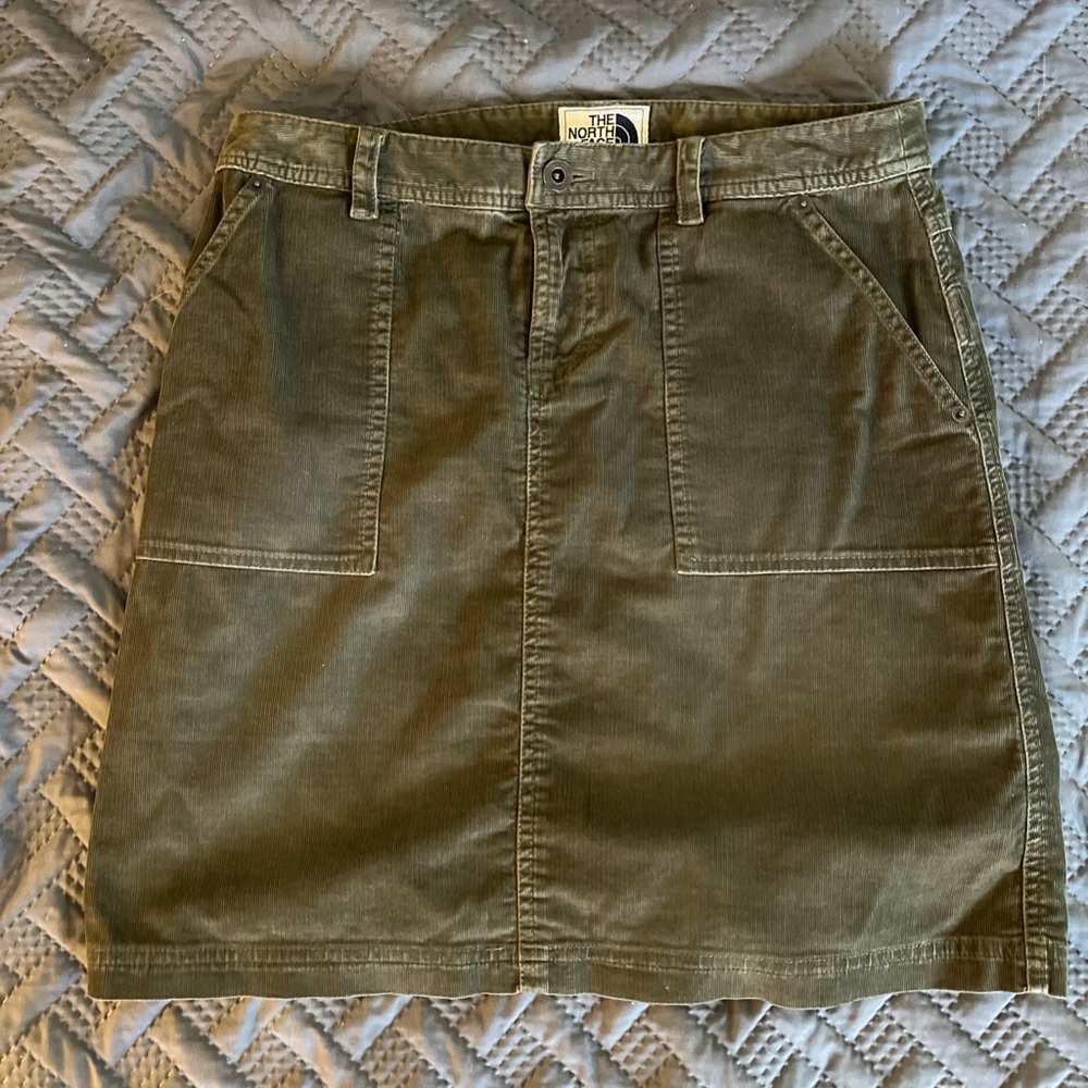The NORTH FACE Taupe Green NENANA CORDUROY SKIRT Womens Small